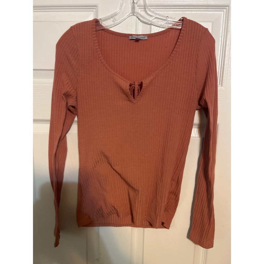 Charlotte Russe Terracotta Ribbed Long Sleeve Keyhole Scoop Neck Top Medium